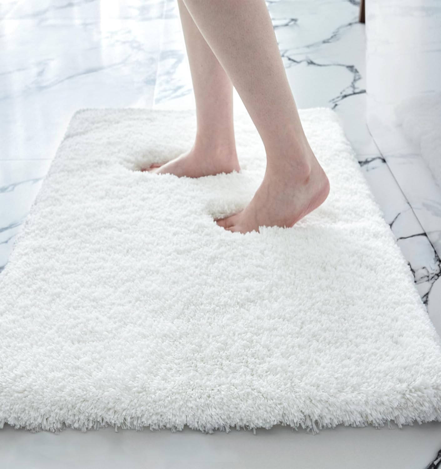 Disolla Small Bathroom Rugs 17x24 Non Slip White Fluffy Bath Mat for Bathroom Fl